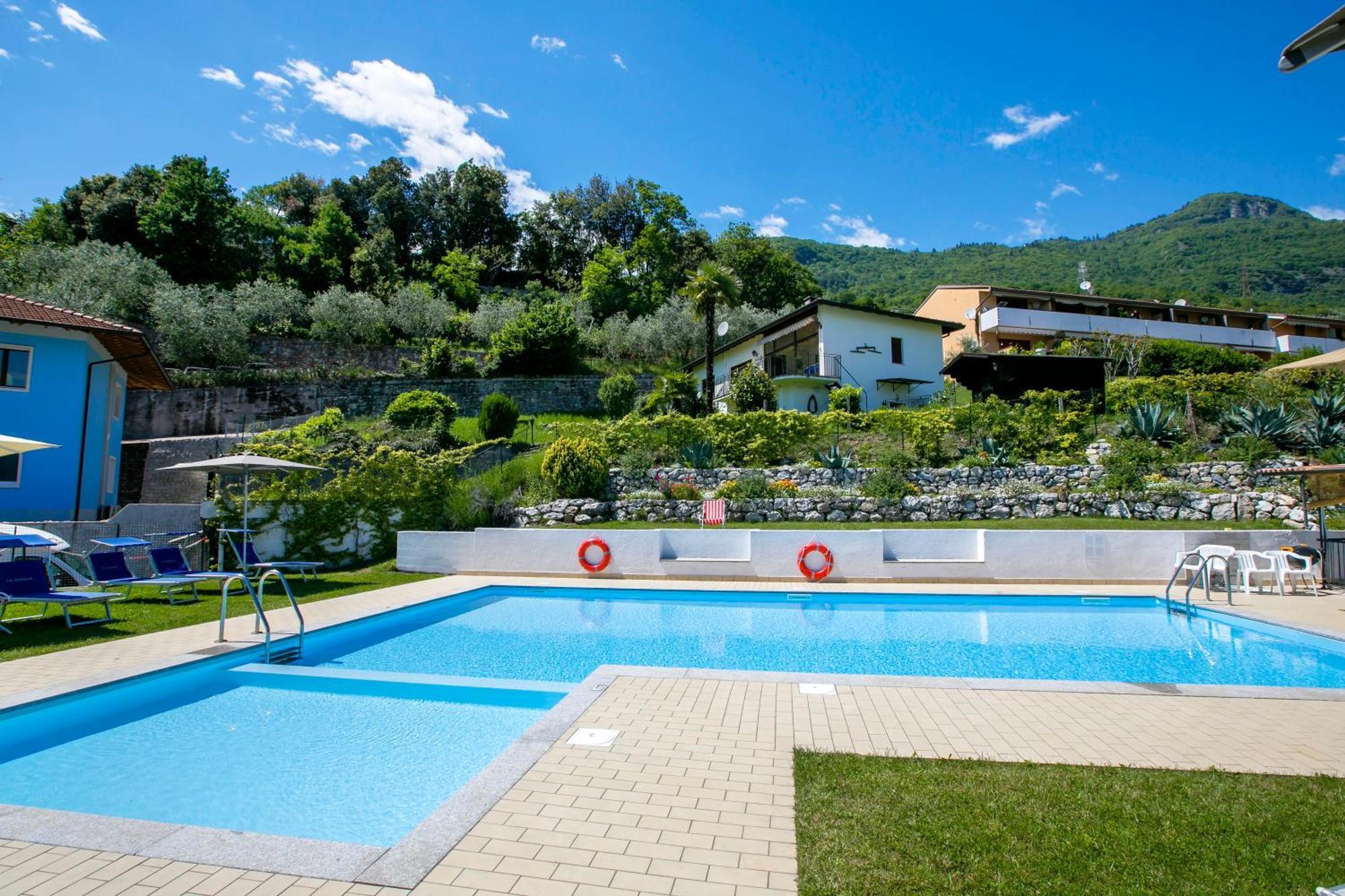 Residence Christina Due Laghi - Happy Rentals Tenno Exteriör bild